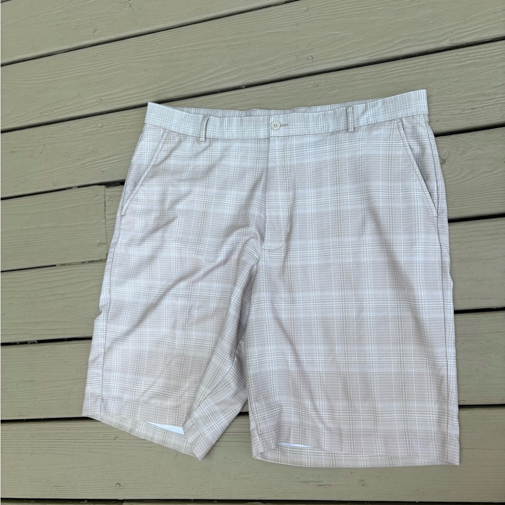 TOMMY ARMOUR Men's Plaid High-Rise Shorts in Cream & White, Size: 38